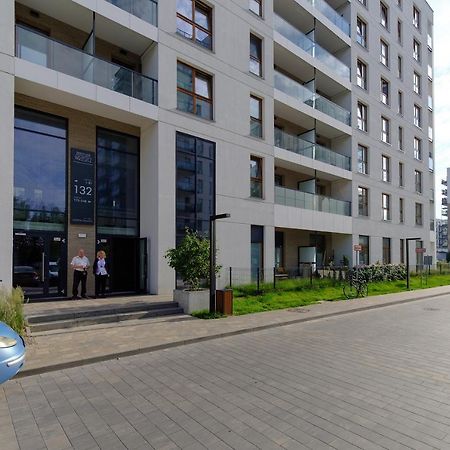 Hello Apartments Zajezdnia Wrzeszcz With Private Parking Gdansk Bagian luar foto