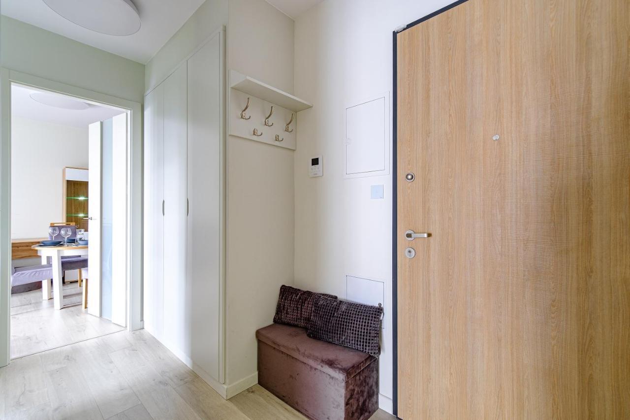 Hello Apartments Zajezdnia Wrzeszcz With Private Parking Gdansk Bagian luar foto